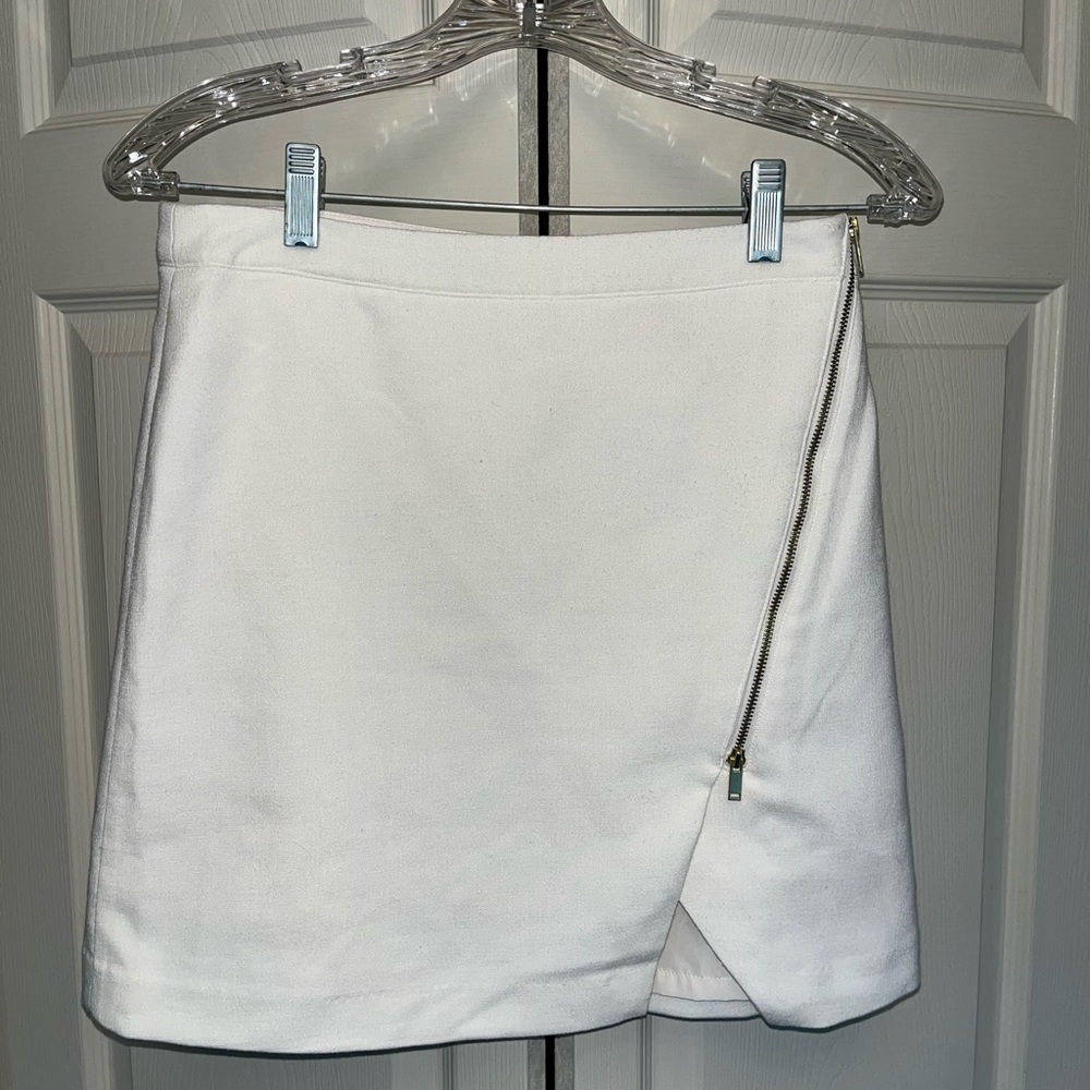 White and Gold Zipper Banana Republic Skirt
